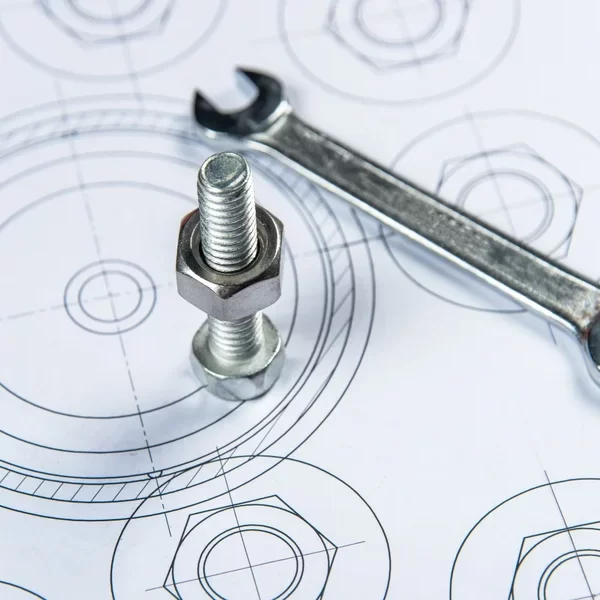 12 پیچ و مهره